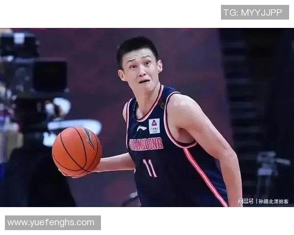 周鹏：从篮球场上的传奇到人生舞台的多重角色探索与成长之路